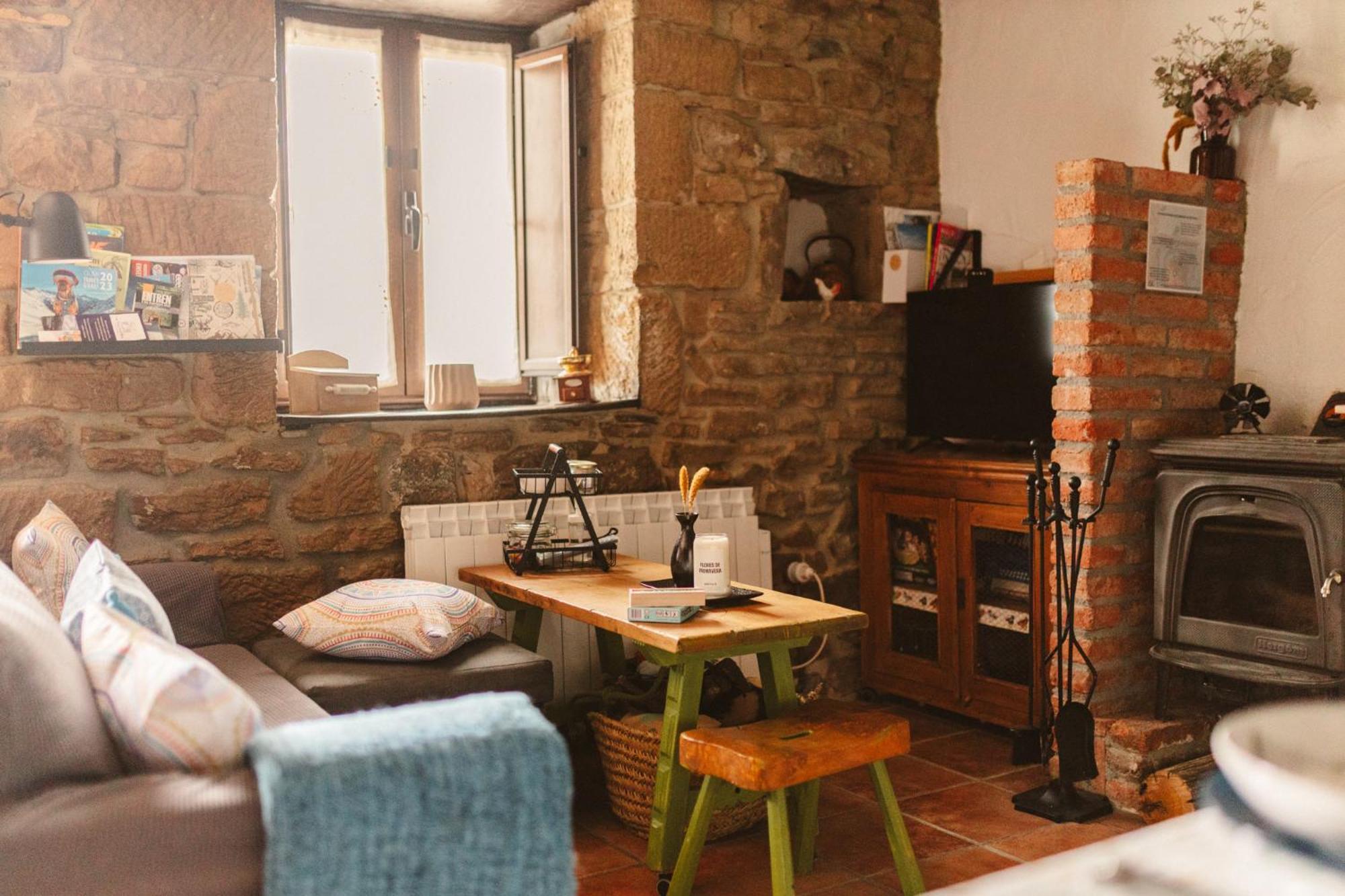 La Vallicuerra Миерес Екстериор снимка
